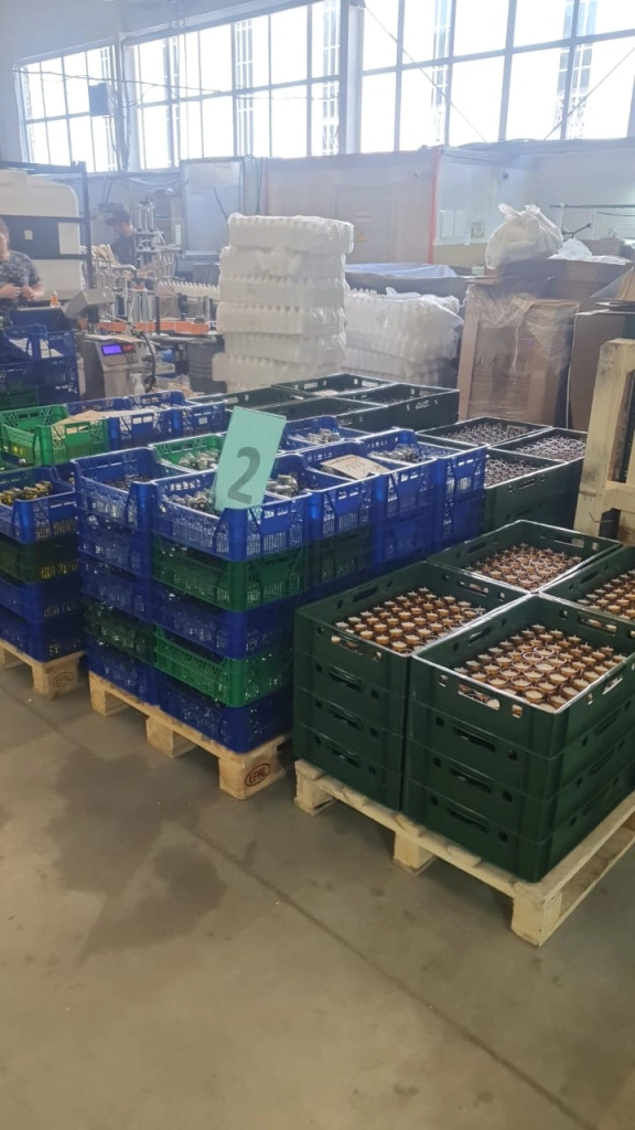 два типа ящиков на складе производителя