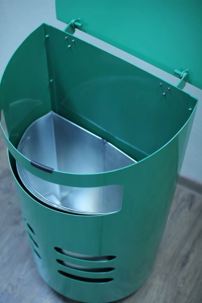 Урна Татнефть 440х320х765 мм с емкостью 20 л