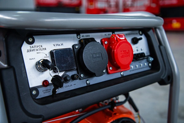 Генератор бензиновый 5,0 кВт 220В/380В с электростартером TOR KM6500HE