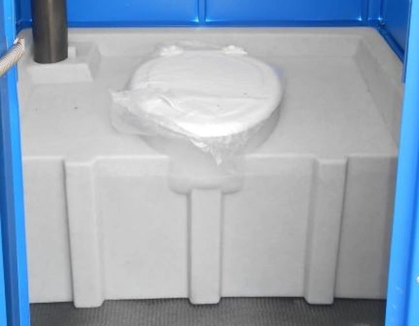 Туалетная кабина «Евростандарт Эконом» с деревянным поддоном 